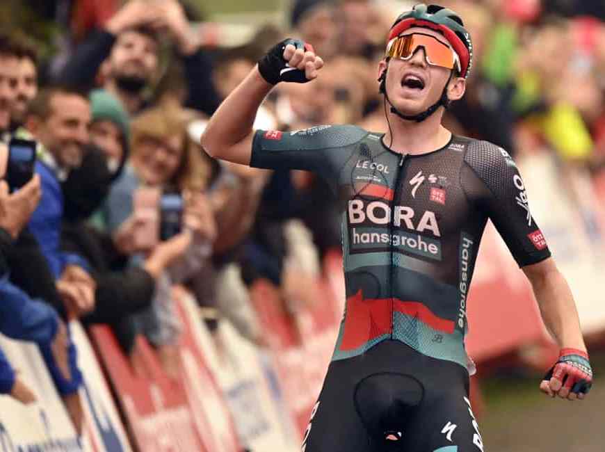 Impresionante victoria en la Vuelta: Kamna conquista Caravaca de la Cruz